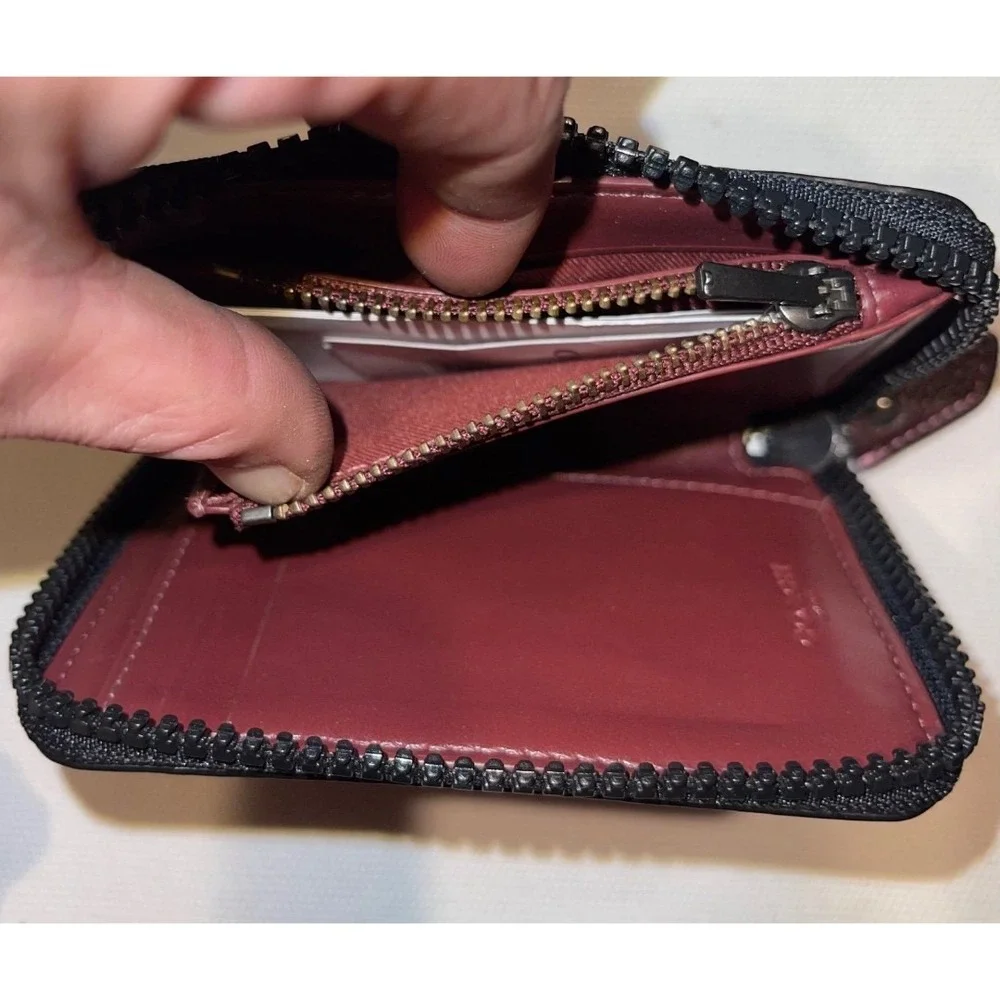 COACH Small Zip Around Wallet With Horse And Carriage Print And Heart NWT